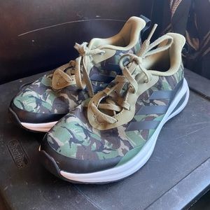 Shoes size 4 Uk woman size 6